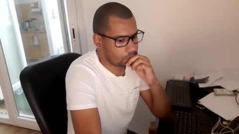 Snapshot of jamielonnas chatting on October 2, 7:37 am Jamie Lonnas online show from October 2, 7:37 am