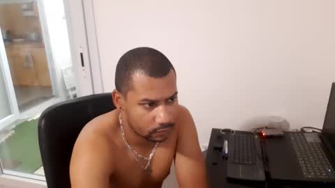 Snapshot of jamielonnas chatting on December 3, 10:13 am Jamie Lonnas online show from December 3, 10:13 am