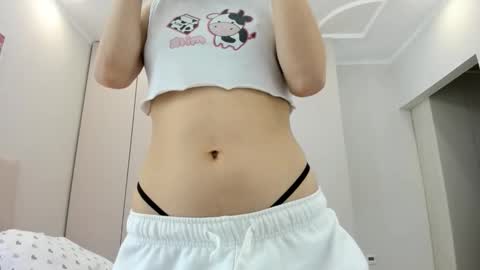 jamiennyam online show from September 18, 8:11 pm