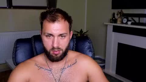 Snapshot of jamienoxus chatting on August 4, 7:44 am Robbie online show from August 4, 7:44 am