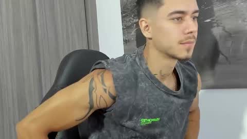 Snapshot of jamzawolf chatting on February 12, 8:15 pm jamzawolf online show from February 12, 8:15 pm