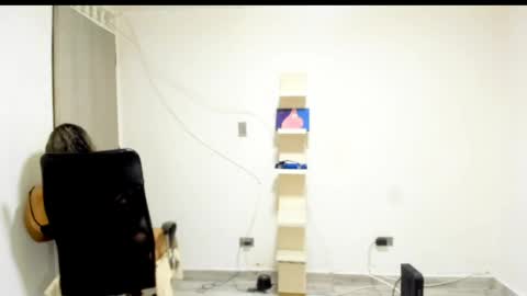 jan_milkhot online show from April 13, 4:29 am