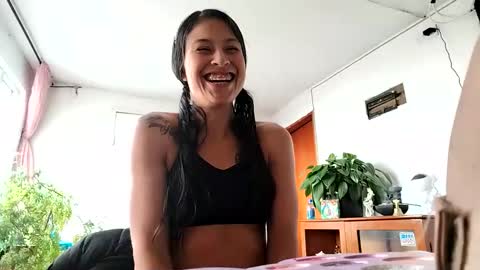 janariivera1 online show from October 9, 7:01 pm