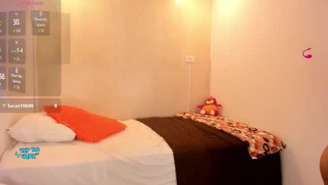 Snapshot of jane_monttgomery chatting on October 16, 11:06 pm Jane M online show from October 16, 11:06 pm