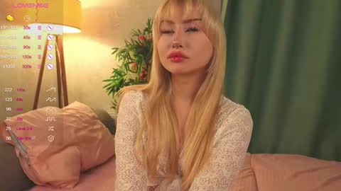 Jennifer  online show from September 19, 4:51 pm