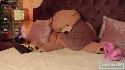 JaneDevine online show from February 13, 9:30 am