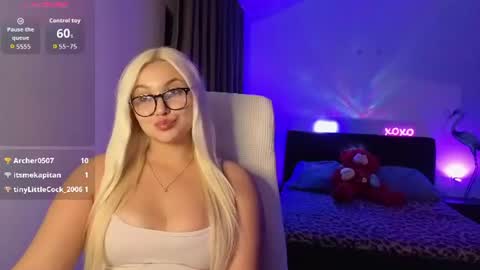 Snapshot of janemiss chatting on July 21, 8:33 pm Jane online show from July 21, 8:33 pm