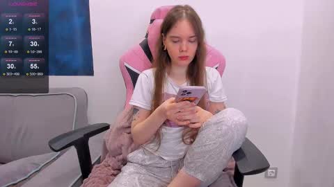 Snapshot of janenichols chatting on December 28, 12:26 am Jane online show from December 28, 12:26 am