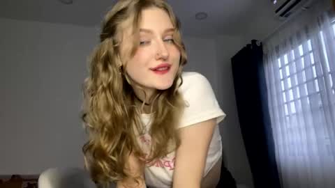 Janie online show from April 17, 11:02 am