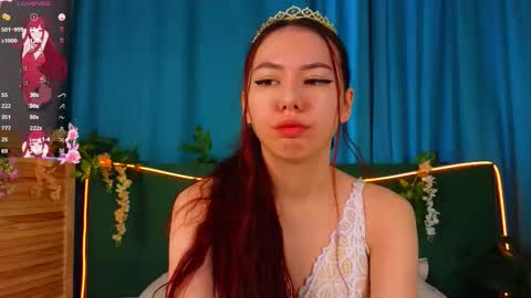 Jenifer online show from November 18, 7:02 am