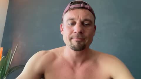 RoJan online show from April 7, 2:39 pm