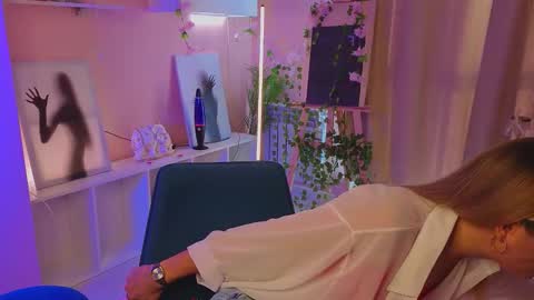 Hi Im Alice and here youll find something online show from October 23, 6:23 am