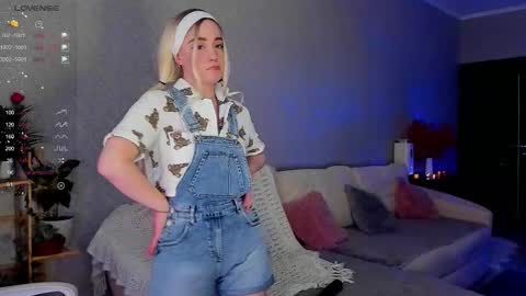 Snapshot of janice_sweet chatting on October 8, 2:20 am Janice online show from October 8, 2:20 am