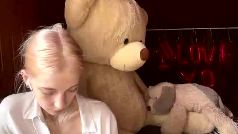 Snapshot of janicesivertsen chatting on June 29, 10:15 am Elsa online show from June 29, 10:15 am