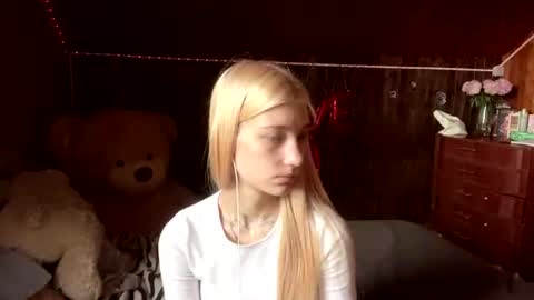 Snapshot of janicesivertsen chatting on July 10, 7:12 am Elsa online show from July 10, 7:12 am