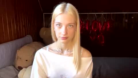 Snapshot of janicesivertsen chatting on July 18, 8:07 am Elsa online show from July 18, 8:07 am