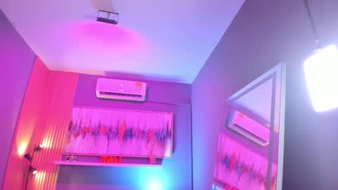 Janinne  online show from February 10, 11:03 am