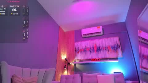 Janinne  online show from March 25, 11:05 am