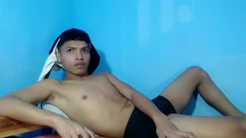 janlloyd04 online show from April 20, 2:20 pm