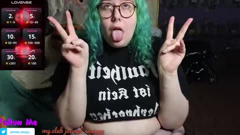 Snapshot of jannet_star chatting on October 28, 2:42 pm Jannet online show from October 28, 2:42 pm