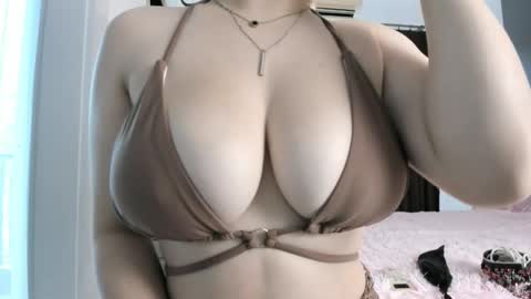 Snapshot of jap_amelle chatting on February 28, 7:05 am Amelle online show from February 28, 7:05 am