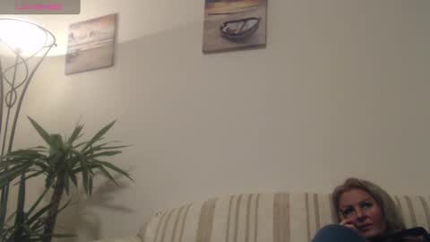 jaqueline88 online show from December 4, 5:38 am