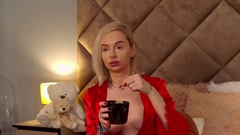 Snapshot of jaquelinemerlot chatting on December 18, 7:04 am jaquelinemerlot online show from December 18, 7:04 am