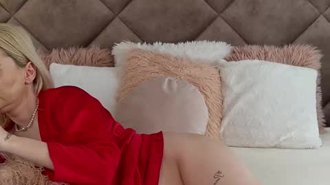 Snapshot of jaquelinemerlot chatting on February 3, 7:40 am jaquelinemerlot online show from February 3, 7:40 am