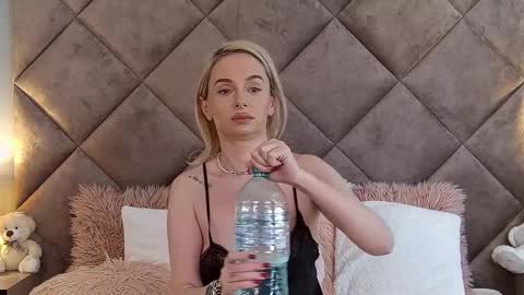 Snapshot of jaquelinemerlot chatting on February 3, 10:47 am jaquelinemerlot online show from February 3, 10:47 am