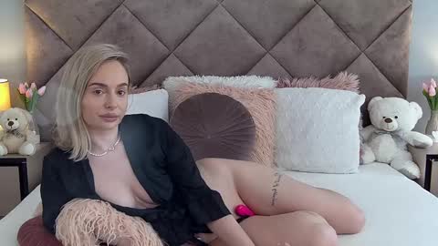 Snapshot of jaquelinemerlot chatting on March 6, 7:36 am jaquelinemerlot online show from March 6, 7:36 am