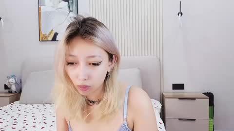 Jasmine online show from April 24, 7:27 pm