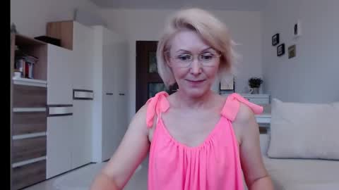 Snapshot of jasmin18v chatting on January 18, 1:29 pm Jasmin room for people 40 online show from January 18, 1:29 pm