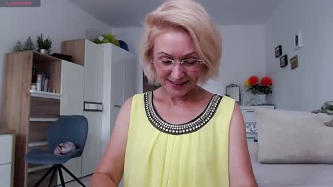 Snapshot of jasmin18v chatting on September 10, 1:11 pm Jasmin room for people 40 online show from September 10, 1:11 pm