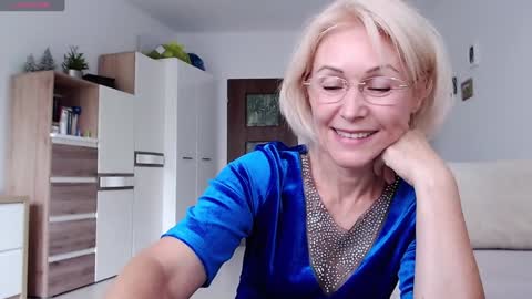 Snapshot of jasmin18v chatting on September 14, 12:37 pm Jasmin room for people 40 online show from September 14, 12:37 pm