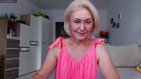 Snapshot of jasmin18v chatting on September 20, 1:12 pm Jasmin room for people 40 online show from September 20, 1:12 pm