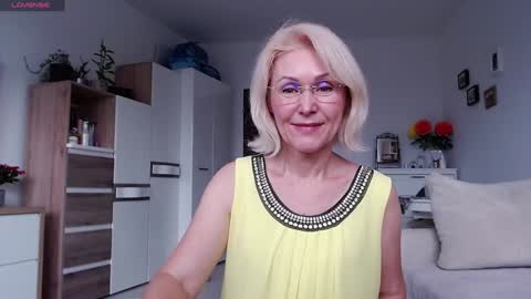 Snapshot of jasmin18v chatting on November 9, 11:41 am Jasmin room for people 40 online show from November 9, 11:41 am