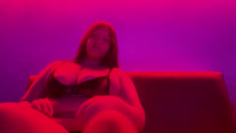 Snapshot of jasmin420r chatting on May 26, 3:13 am jasmin420r online show from May 26, 3:13 am