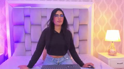 Jasmine online show from September 15, 7:47 pm