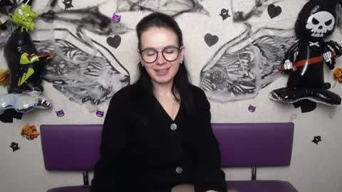 JasmineKouch online show from October 18, 5:57 pm