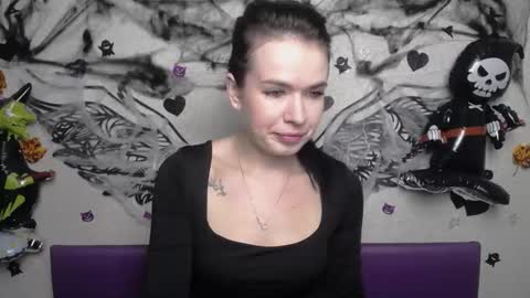 JasmineKouch online show from October 28, 6:28 am