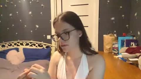 Snapshot of jasmineloadholt chatting on July 21, 7:27 pm Lily 3 online show from July 21, 7:27 pm