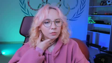 Jasmine online show from February 7, 11:23 am