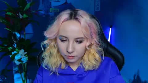 Jasmine online show from February 25, 8:14 am