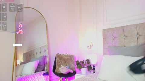 Snapshot of jasmineross_1 chatting on May 12, 7:11 pm jasmine online show from May 12, 7:11 pm