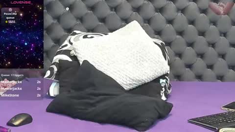 Queen Of Squirt online show from December 28, 11:26 pm