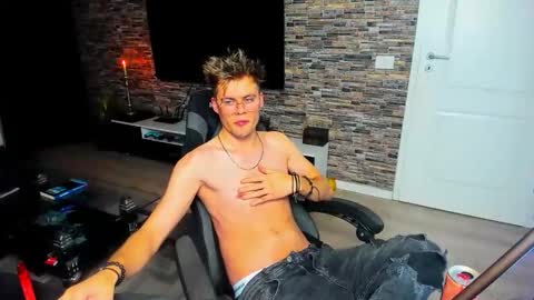 JasoN online show from November 11, 10:21 pm