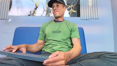 Jason online show from February 13, 7:32 pm