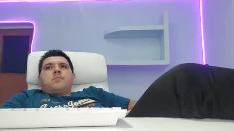 Snapshot of jasonjacks8 chatting on October 5, 6:01 am JasonJacks online show from October 5, 6:01 am