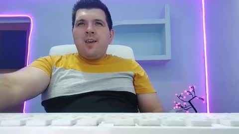 Snapshot of jasonjacks8 chatting on October 6, 6:44 am JasonJacks online show from October 6, 6:44 am