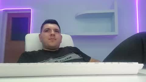 Snapshot of jasonjacks8 chatting on October 11, 4:01 am JasonJacks online show from October 11, 4:01 am